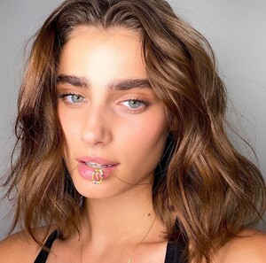 taylor_hill_209032451_141693281300129_3098400050563990388_n.jpg