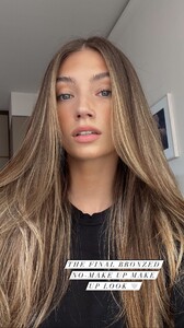 victoriabeckhambeauty_208055125_232554648460040_8503094097739982433_n.jpg
