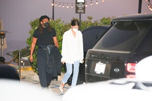 zendaya-at-nobu-in-malibu-06-26-2021-4.jpg