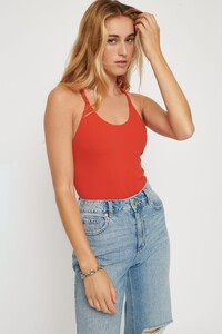 100068612_37Q_1920x2880.jpg