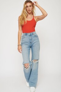 100068612_37Q_alt4_1920x2880.jpg