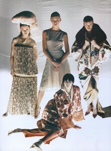 100_Meisel_US_Vogue_April_1998_07.thumb.jpg.1b3033277d890c339cdecd1c80a8e488.jpg
