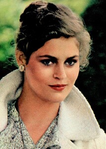 1015139416_EleganceParis1981Kertulla(2)-Copy.thumb.jpg.9576545a7a091c2817f21a1e508e4da2.jpg