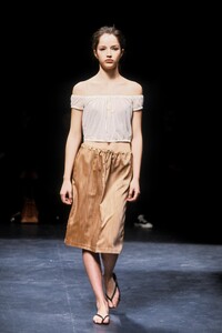1022764966_VivienneTam1998WomenRTW61.thumb.jpg.fc73a8bb9f4f4c34c7bb339565926669.jpg