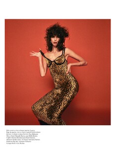 Vogue Paris No. 1019 - Août 2021-page-017.jpg