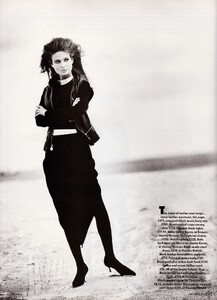 1106509556_UKVogueSeptember1991ThePuristsArthurElgort03.thumb.jpg.00eb9aa09617c4409fd14e2141449e78.jpg