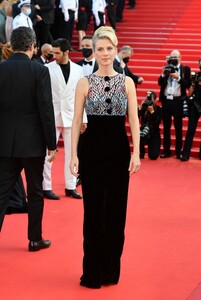       mel180721BZNimage126.jpg