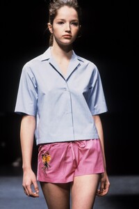 1230039950_VivienneTam1998WomenRTW26.thumb.jpg.942d5e76dd60921513859176340a7a4c.jpg