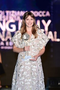       Liz220721BZNimage21.jpg