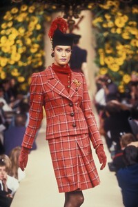 143720210_YvesSaintLaurent1994HauteCouture96.thumb.jpg.da9a650281ad793dbf8fa9d06033d273.jpg