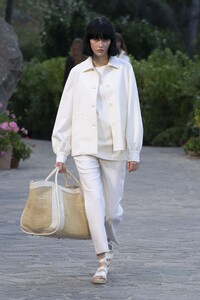 Sofia Steinberg Max Mara Resort 2022 2.jpg