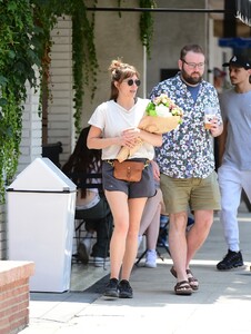       liz160721BZNimage110.jpg