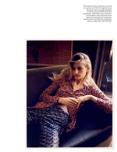 Vogue Espana 08.2021-page-014.jpg