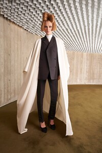 Deirdre Firinne Giambattista Valli Fall 2021 Couture 3.jpg