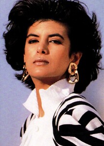 179398477_HarpersQueen19871-1(7).thumb.jpg.32ad24789898bfb00f6289eef740e829.jpg