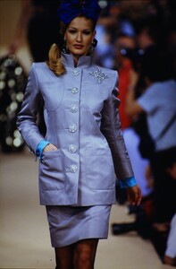 1853674216_ysl-hc-fw-1992(2).thumb.jpg.94e0e0225bbf4fd8f6803ff0a58a88ee.jpg