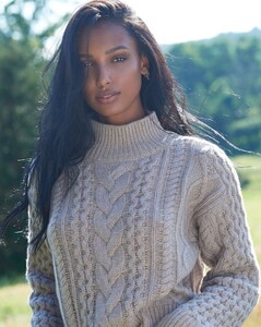 2073940325_JasmineTookes1.thumb.jpg.926bd2e0c7882c4866edb6a8052b5c62.jpg