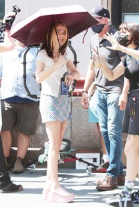       zoe300721BZNimage117.jpg