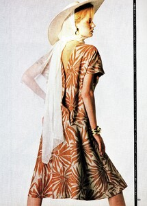 2118897915_MarieClaireJapon4-1984(20).thumb.jpg.609e6a94ba74b8257790eebfd218f07a.jpg