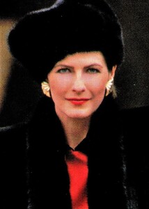 313810076_HarpersQueen19871-1(33).thumb.jpg.812edddc5b4936aca4a8148ccbe0aafa.jpg