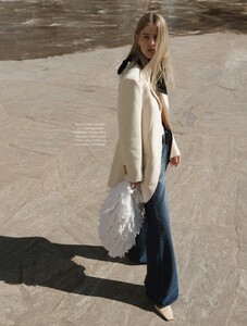 2021-08-01 Elle Sweden-page-005.jpg