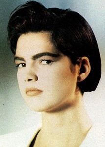 437007916_LeiFeb1986(7).thumb.jpg.68ad60b16e948e58e77d9a367b6332ac.jpg