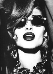 50521_CT_1992_04_Vogue_Paris_004_122_385lo.thumb.jpg.857046c44ab77fd70f527bff819a7c27.jpg