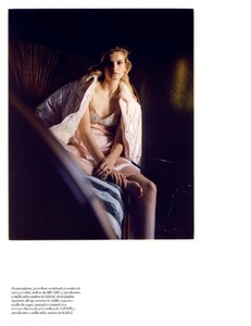 Vogue Espana 08.2021-page-009.jpg