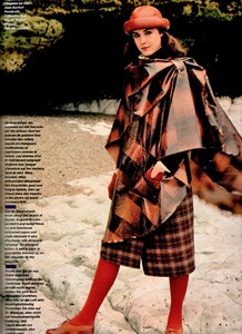 54239116_EleganceParisFall-Winter81-82(56).thumb.jpg.15969c0d8a338db5d0bca4782da80dcd.jpg