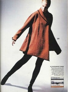 675006379_VogueKnittingFall1988RebeccaGhiglieri(4).thumb.jpg.efcd8d891aeb296f778a10da37bb4608.jpg