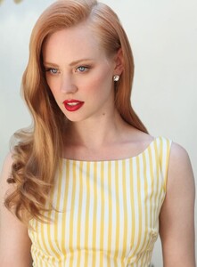 740full-deborah-ann-woll.thumb.jpg.98e2e56284ca4e2e39535915f36b2016.jpg