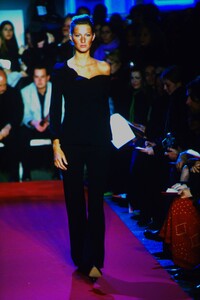 75141391_HUGO-BOSS-FALL-2000(3).thumb.jpg.e82910ebf9ce6bfef8ea45320895ced4.jpg