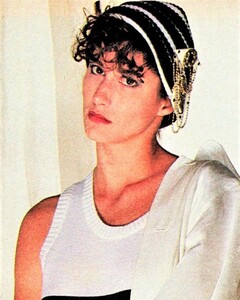 882459380_ElleJapon4-1986KyoshiroYodaKelly(3)-Copy.thumb.jpg.14d6766c3ba550aa61543e0acc2c9400.jpg