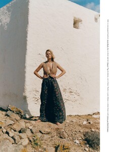 Vogue Paris No. 1019 - Août 2021-page-011.jpg