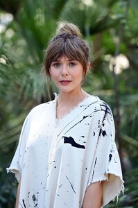       Liz220721BZNimage105.jpg