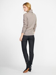 937592_PEOP_R_051218_140044.jpg