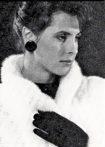 946113462_HarpersQueen19871-1(35).thumb.jpg.13ada9577fe108b29100b02168774124.jpg