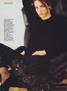 Dinner_Maser_US_Vogue_October_1988_04.thumb.jpg.29a7e512b3d5a1639e3f2f45dc52f04e.jpg