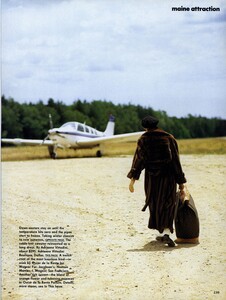 Elgort_US_Vogue_November_1991_12.thumb.jpg.7abbdaad0d081b408b38d09821be7929.jpg