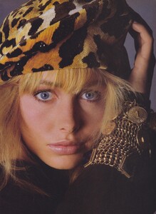 Fall_Varriale_US_Vogue_September_1986_02.thumb.jpg.cd78d4dc7379ff5d113f472e82330cc7.jpg