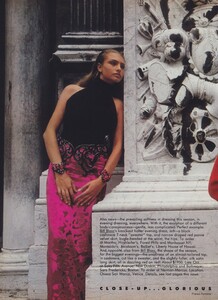 Fontana_US_Vogue_September_1986_05.thumb.jpg.3cb0e7b140ad1a6e97fe28522a5e11fc.jpg