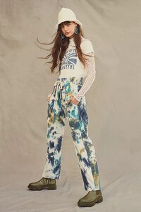 FreePeople_14.thumb.jpg.6ade0a77d28cca969472a936481d7e2e.jpg