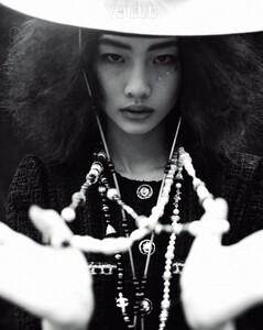 Hoyeon-Jung-Vogue-Korea-Cover-Photoshoot10.jpg