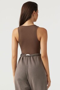 Joah-Brown-Ecomm-Bare-Tank-Tobacco-Oversized-Jogger-Peppercorn-French-Terry-Back491_600x.jpg