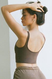 Joah-Brown-Lifestyle-Film-Contour-Crop-Tank-Sueded-Umber-Empire-Jogger-Cocoa-French-Terry-Back016_600x.jpg