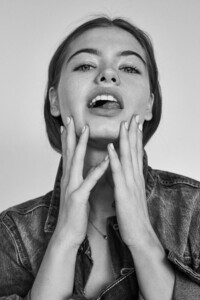 Kate_Li_127.thumb.jpg.eb2ed6931bb82846b0ed2210c6b4556a.jpg