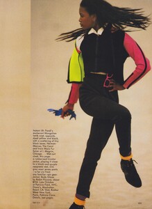 Kirk_US_Vogue_October_1988_04.thumb.jpg.b48af7cb44077f7ebb4711170fc47b48.jpg