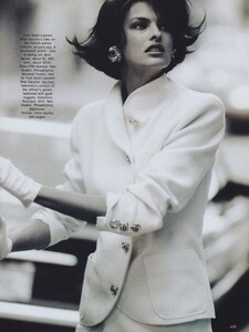 Lindbergh_US_Vogue_March_1990_14.thumb.jpg.b8e9c986b72566705d71c6a1db5818f1.jpg