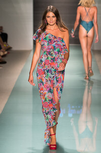 Luli-Fama-Miami-Swim-Week_43I2447.thumb.jpg.56118d9c0edf9af7480b3ffa8caf9302.jpg