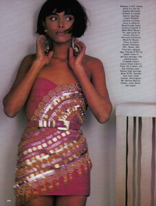 Metzner_US_Vogue_March_1990_03.thumb.jpg.0a2555bdc8397518f6b6028fb79e36b8.jpg